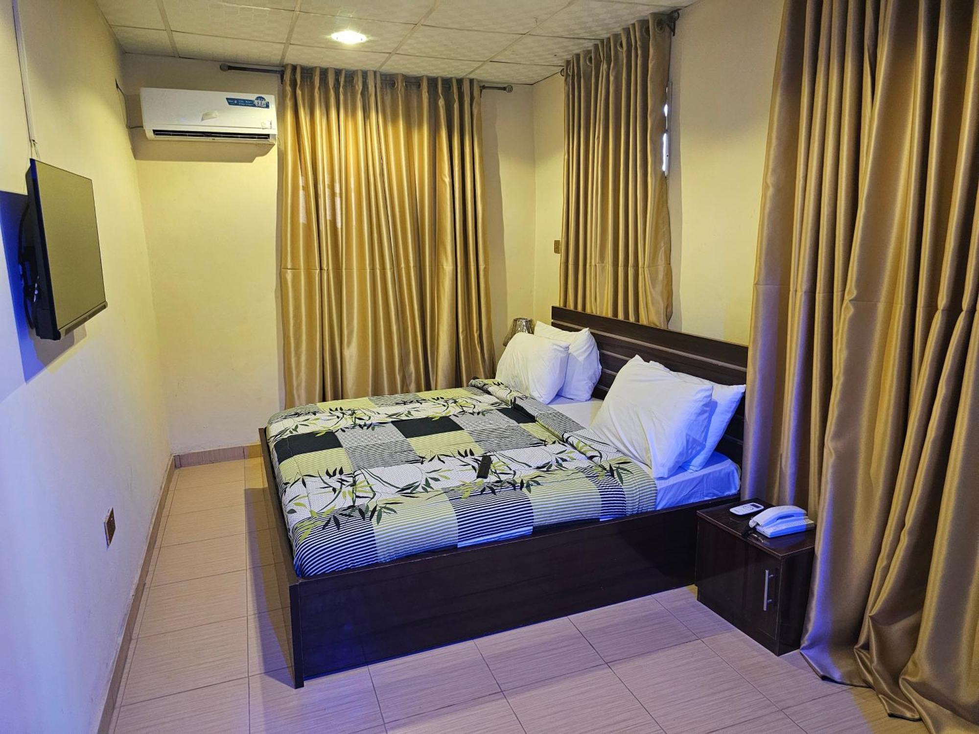 איבאדן Bmh Hotel & Suites מראה חיצוני תמונה